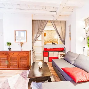 Le Petit St Paul - Vieux Appartement